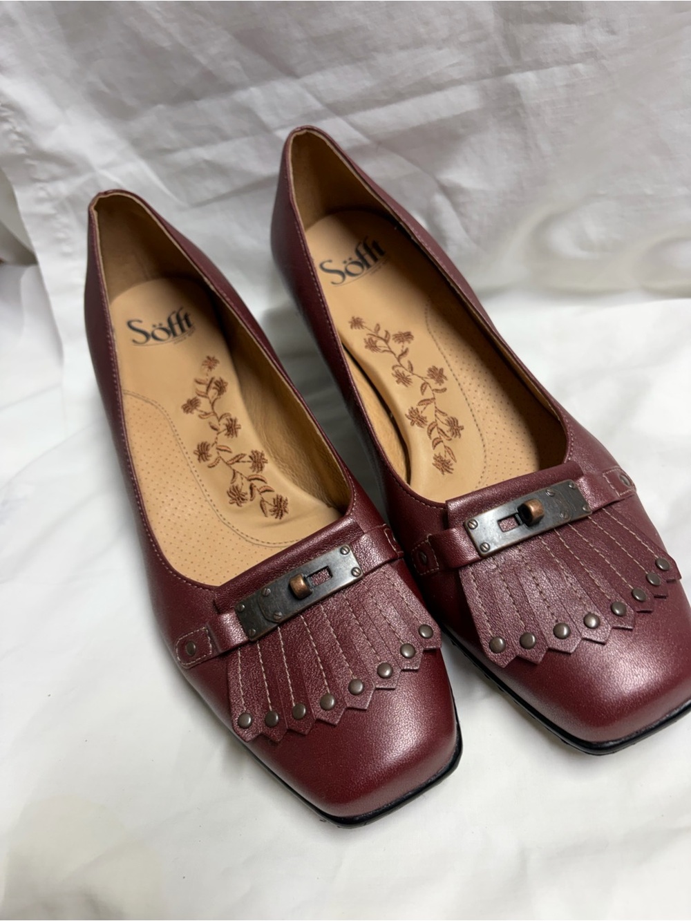 Sofft Kitten Heel Pump Kiltie Horse Bit Red Wine Size 11W